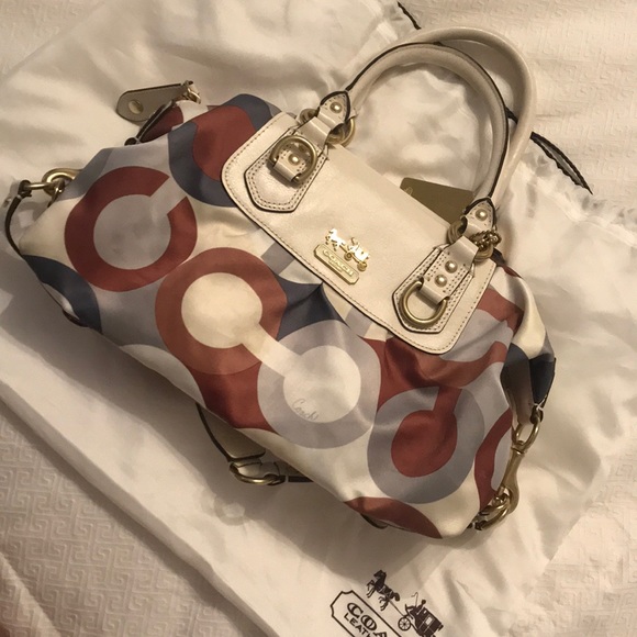 Coach Handbags - Coach small handbag - barely used